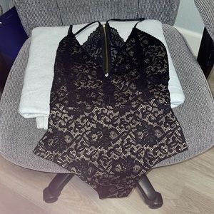 Lace body suit